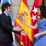 Javier Milei recibe la medalla de la Comunidad de Madrid de manos de Isabel Díaz Ayuso @Gonzalo Pérez Mata 