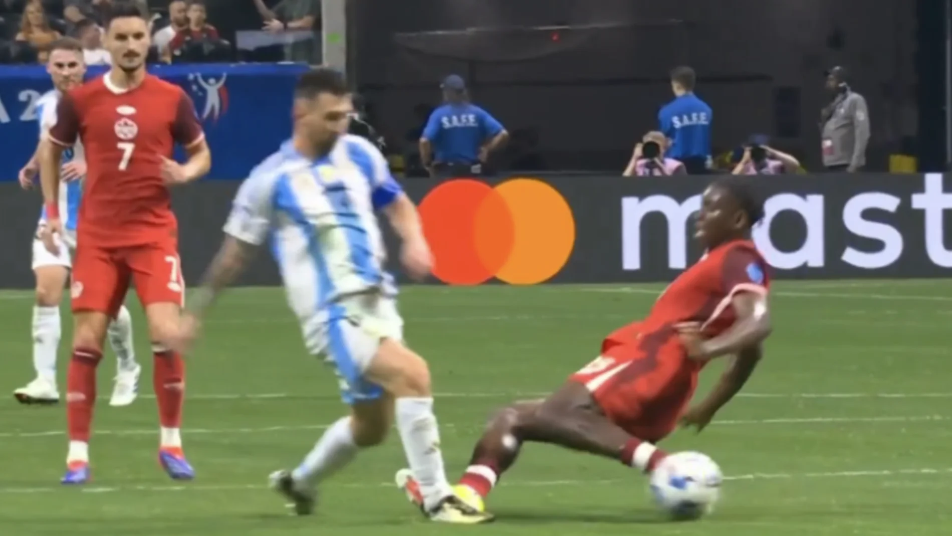 ¿Quién es Bombito? El jugador que sufre amenazas por su entrada a Messi