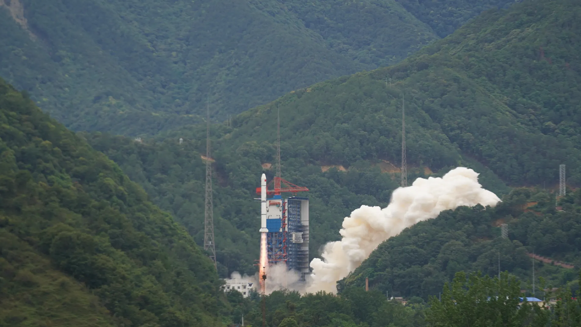El cohete con el satélite en su interior fue lanzado desde la provincia china de Sichuan