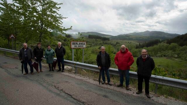 Un grupo de vecinos de la localidad de Berlanga (León), recopilan palabras típicas de la zona para la publicación de un diccionario
