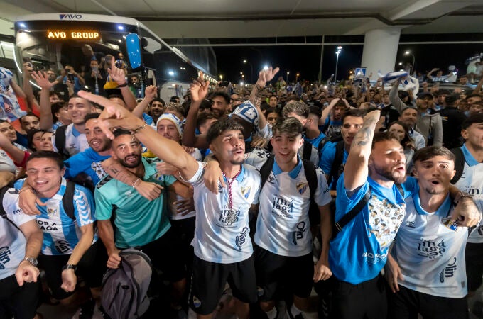 El Málaga vuelve al fútbol profesional, tras un año en las catacumbas