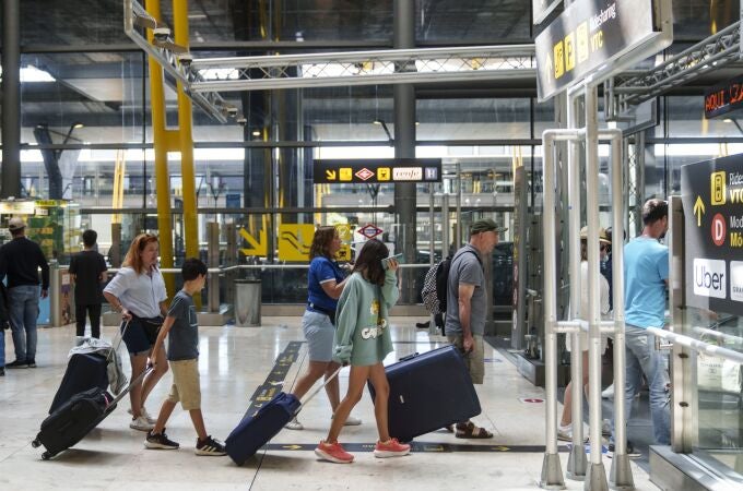 Salidas y llegadas a la T4 del aeropuerto Adolfo Suárez Madrid Barajas.