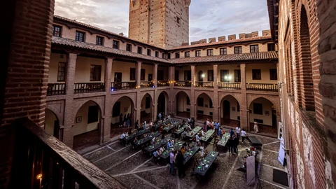 Sesión de las Catas Singulares en Lugares Únicos celebradas en el Castillo de La Mota