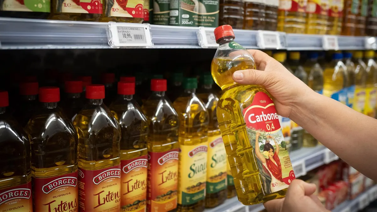Así quedará el precio del aceite de oliva con la rebaja del IVA a partir del 1 de julio en Mercadona, Lidl, Carrefour... 