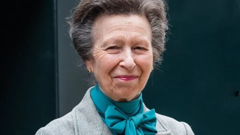 La Princesa Ana de Inglaterra, ingresada con una conmoción cerebral tras sufrir un accidente