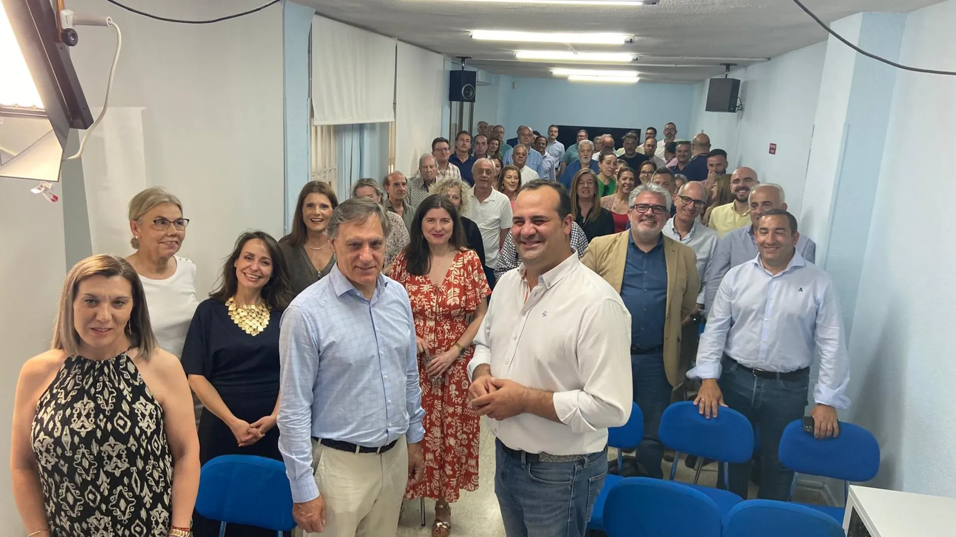 García Carbayo junto a los suyos tras presidir el Comité Ejecutivo del PP de Salamanca