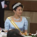 La emperatriz Masako de Japón con su parure de perlas en la cena de gala de 2017 del viaje de Estado de Los Reyes Felipe VI y Letizia a Japón