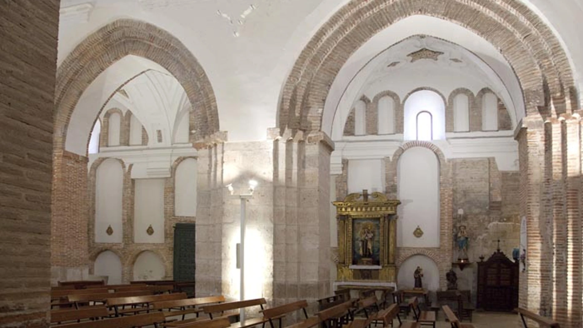 Iglesia de San Juan Bautista en Fresno el Viejo