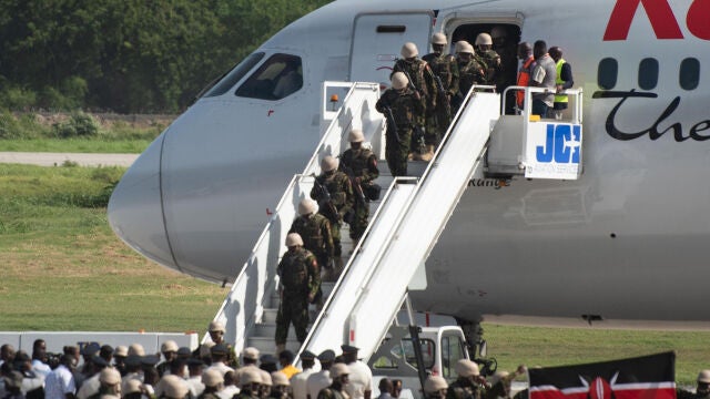 Un contingente de 400 policías de Kenia llega a Haití para intentar frenar la violencia