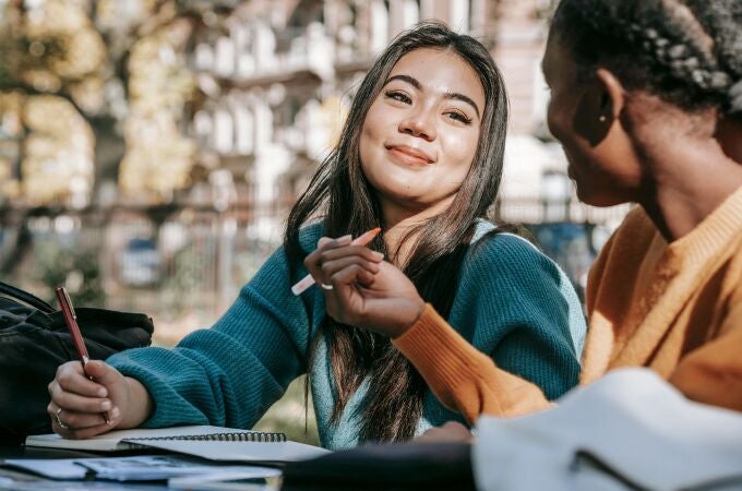 Banco Santander redefine el acceso a la educación con un modelo de ayudas más global