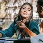 Banco Santander redefine el acceso a la educación con un modelo de ayudas más global