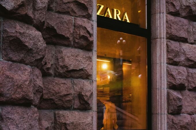Logo de Zara en un escaparate