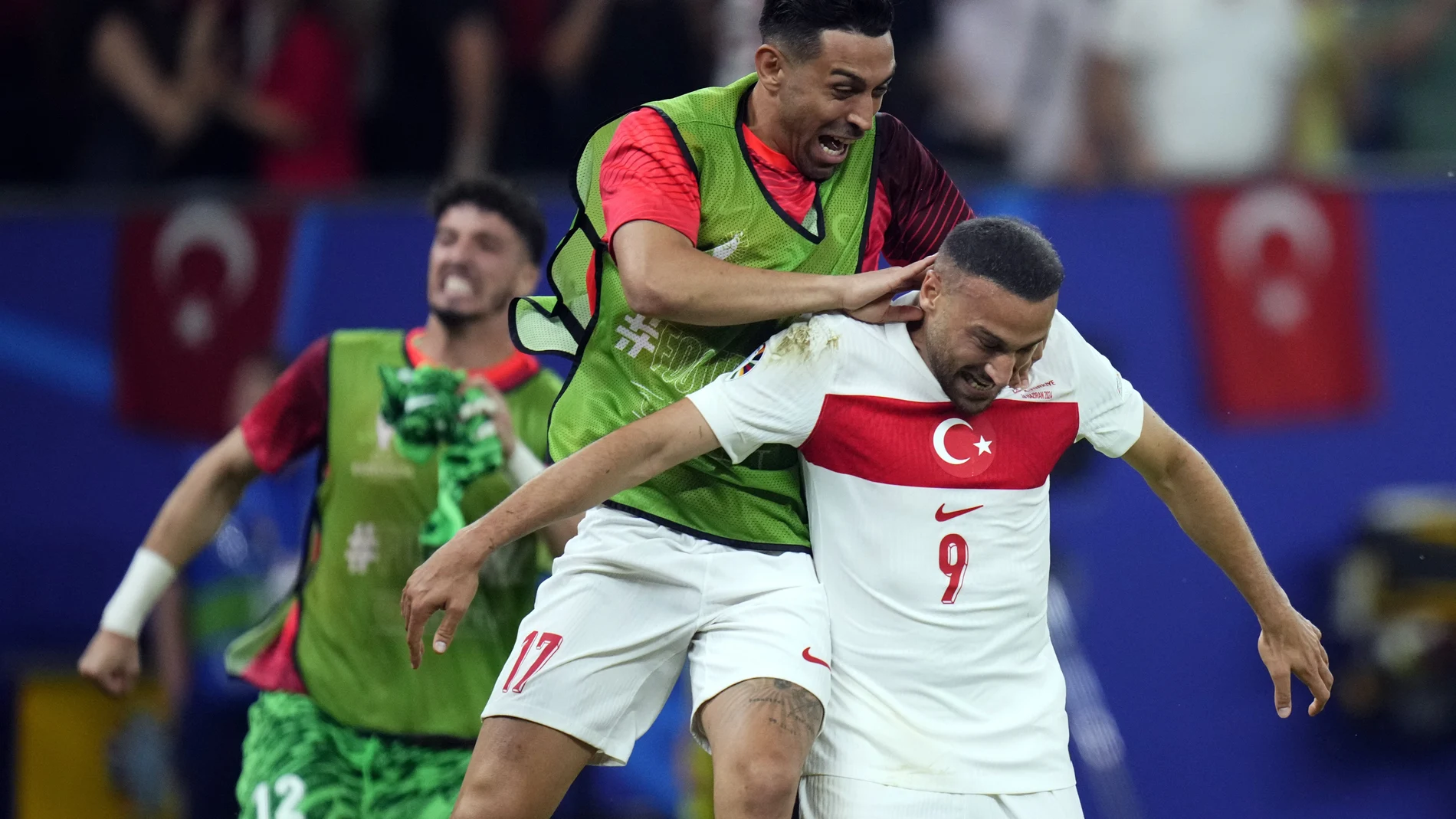 Los turcos celebran su victoria y el pase a octavos ante Chequia