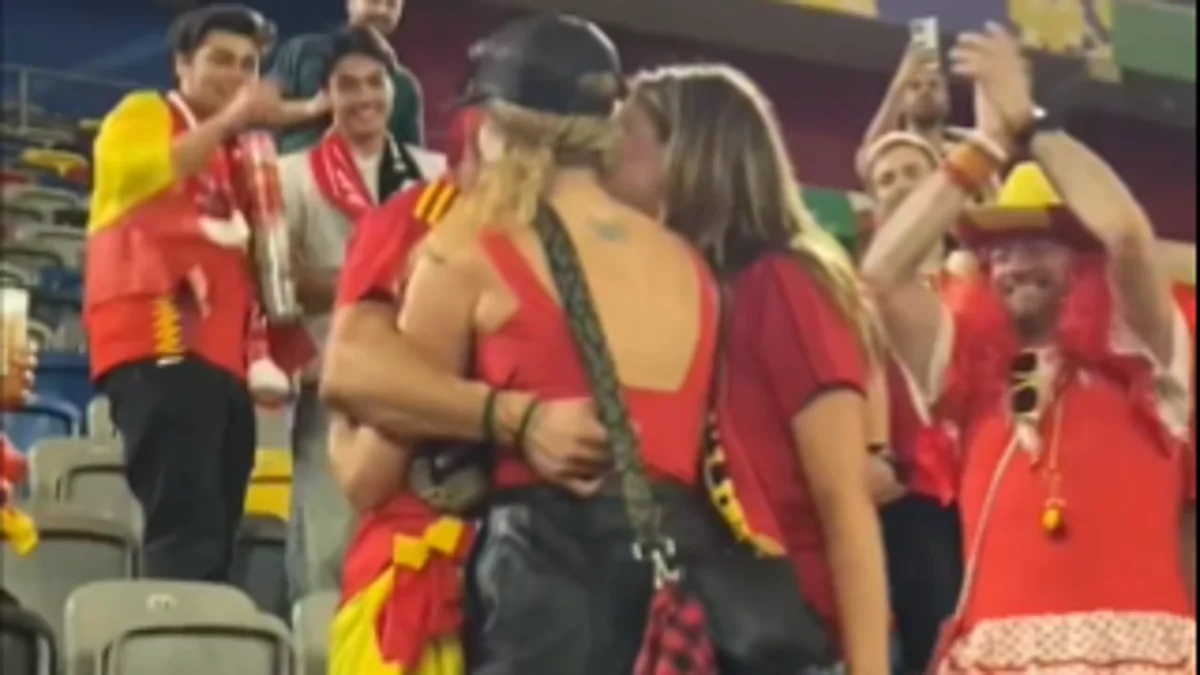 El doblete más viral de la Eurocopa: ¡Dos mujeres a la vez tras el triunfo de España ante Albania!