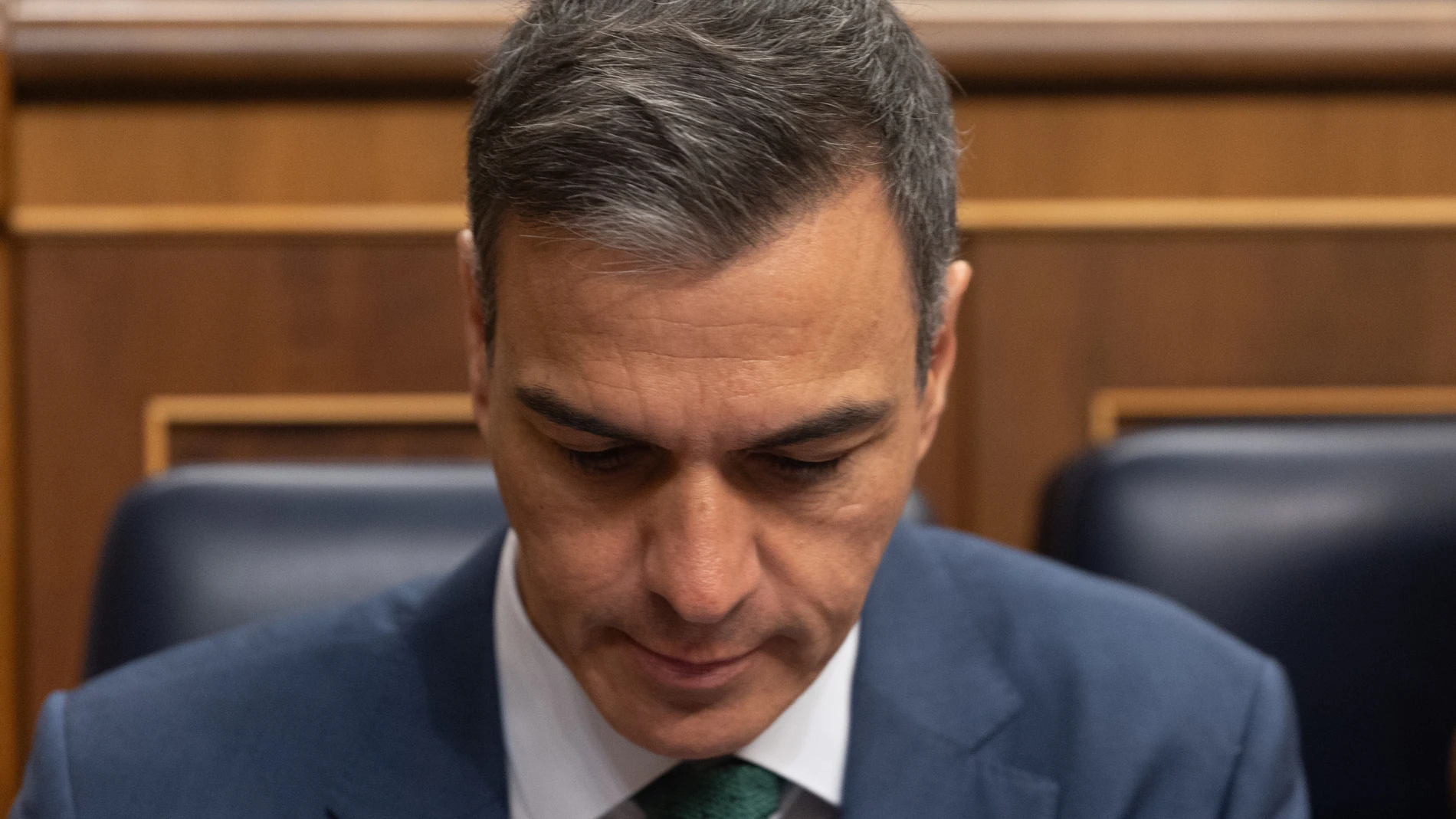 El presidente del Gobierno, Pedro Sánchez, durante una sesión de control al Gobierno, en el Congreso de los Diputados, a 26 de junio de 2024, en Madrid (España). La financiación singular para Cataluña protagoniza hoy la sesión de control al Gobierno en el Pleno del Congreso, con preguntas de varios grupos parlamentarios tanto al presidente del Gobierno, como a la vicepresidenta primera y ministra de Hacienda. Además, el pleno ha estado marcado por el acuerdo entre el PSOE y el PP para renova...