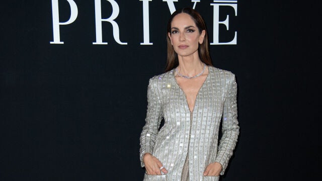 Eugenia Silva en el desfile de Giorgio Armani Privé en París.