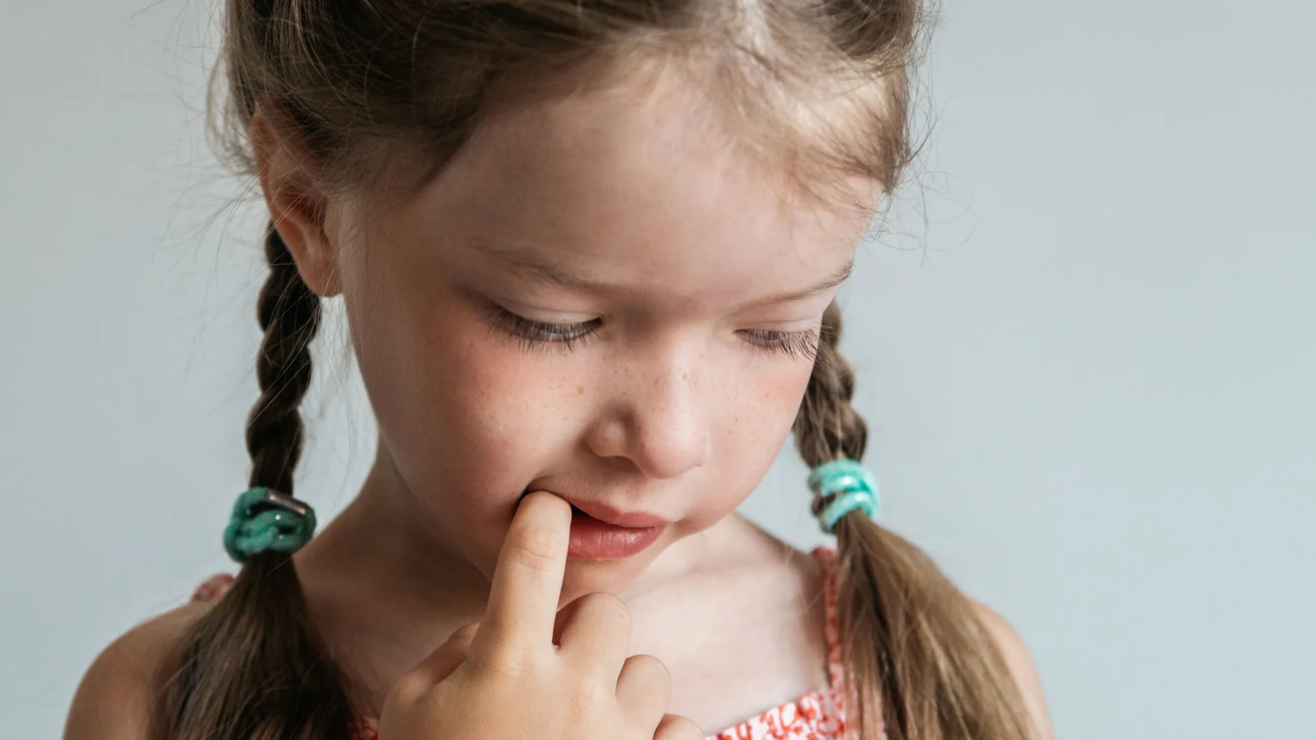 El 75 % de los niños que se comen las uñas dejan de hacerlo antes de los 35 años