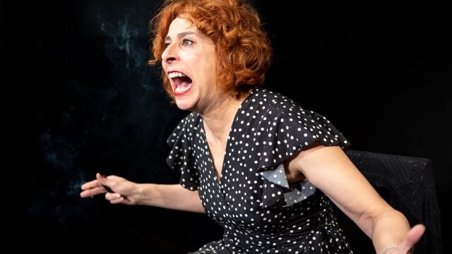 Crítica de "Lucha y metamorfosis de una mujer": el ego y su predicamento hoy en día ★★★
