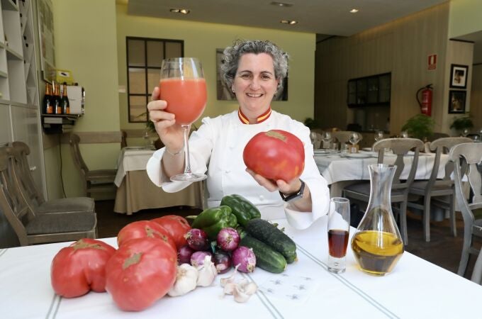 Pepa Muñoz incluso vende los tomates tan ricos de su huerta