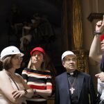 El Arzobispo de Valladolid visita la Iglesia de la Vera Cruz para comprobar su estado