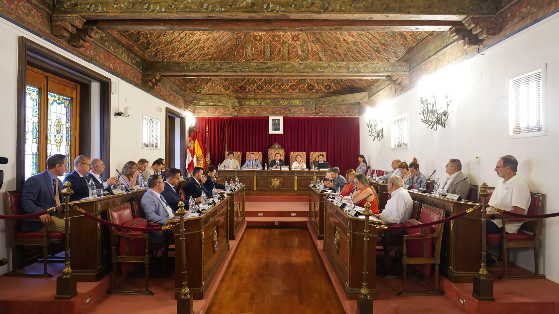 Pleno de la Diputación de Valladolid presidido por Conrado Íscar