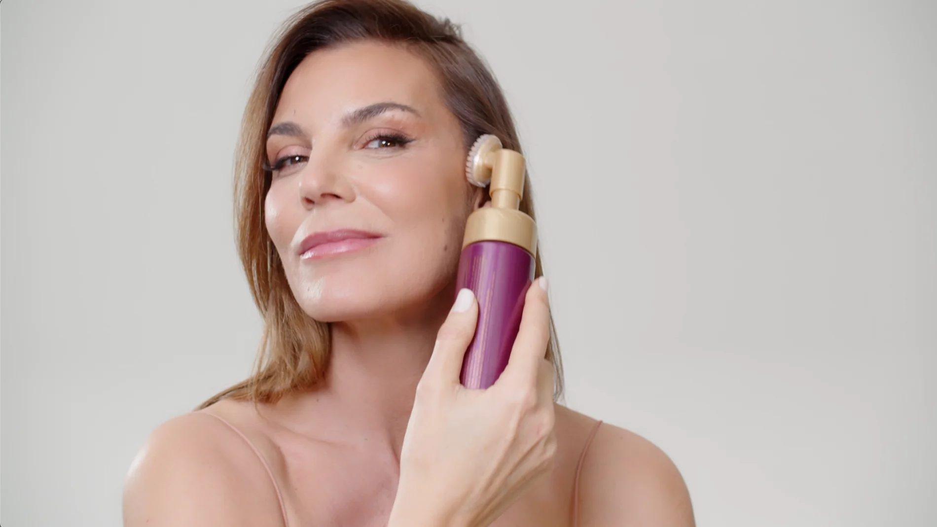 La espuma antiox de Atashi Cellular Cosmetics limpia, regenera, purifica, frena y repara el envejecimiento.