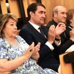 El consejero Juan Carlos Suárez-Quiñones durante el homenaje a Luis del Olmo en Ponferrada