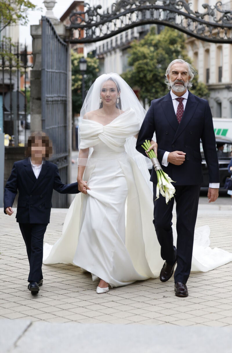 Ana Moya a su llegada a la iglesia