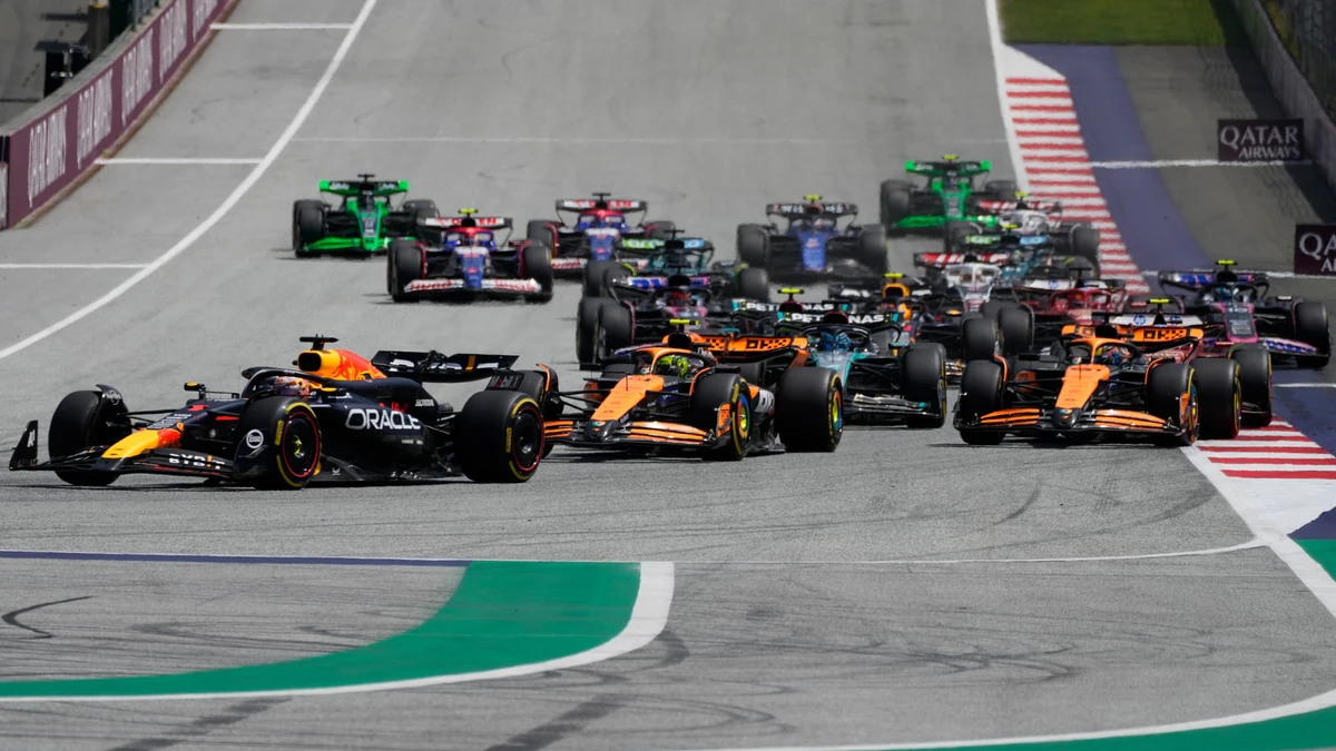 Verstappen “frena” a los McLaren