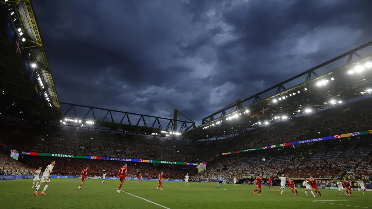 Suspendido el Alemania - Dinamarca de la Eurocopa