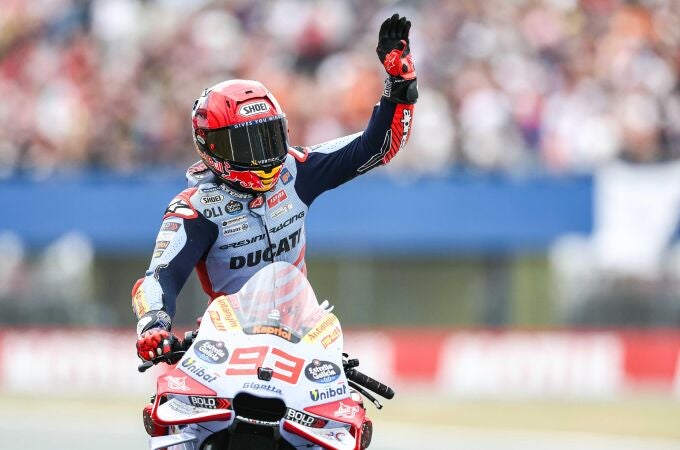 Marc Márquez saluda al público del Gran Premio de los Países Bajos