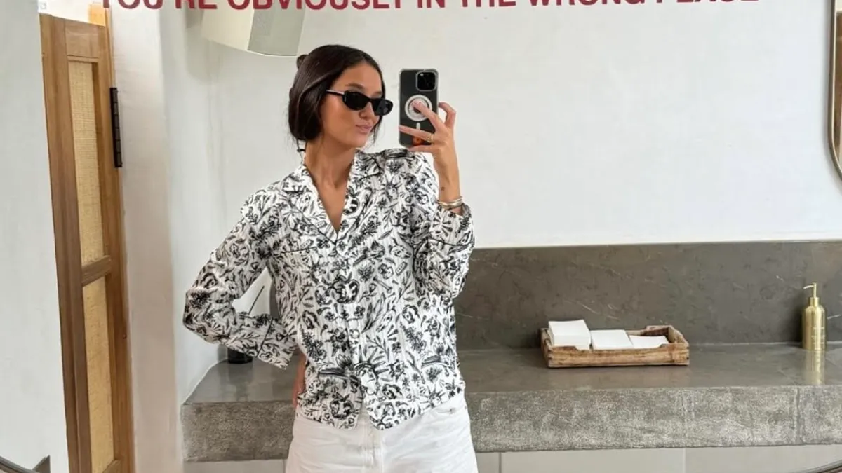 Victoria Federica empieza julio con una escapada a Ibiza con un look clásico con camisa hippie de más de 700 euros