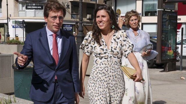Los looks de invitada de Teres Urquijo.