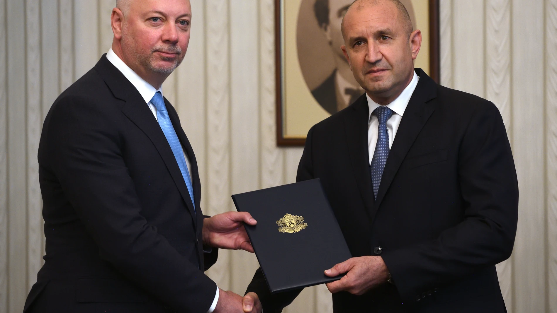 Bulgaria intenta salir de su crisis institucional después de seis ...