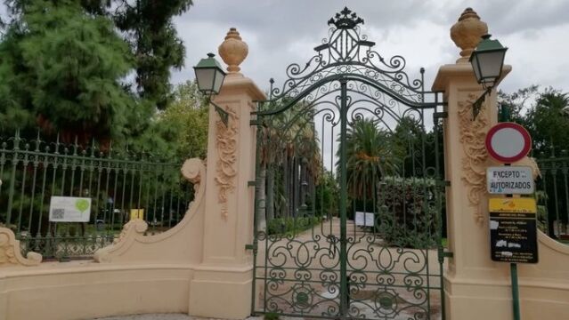 Valencia cierra sus parques y jardines por la alerta meteorológica