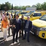 El consejero de Medio Ambiente, Juan Carlos Suárez-Quiñones, durante la entrega de vehículos