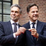 Former Dutch Prime Minister Rutte transfers premiership to new Prime Minister Schoof