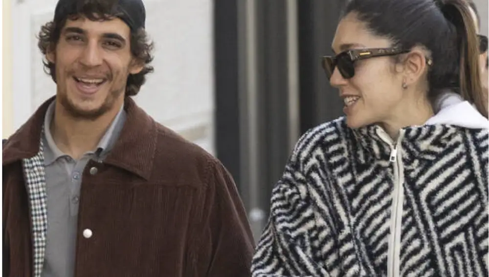Miguel Herrán y Celia Pedraza