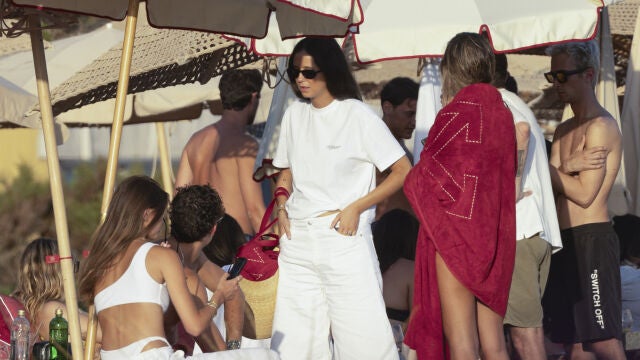 Victoria Federica en Ibiza con amigos.