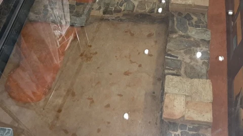 Restos de la domus romana bajo una tienda de ropa en Huelva