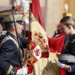 La princesa de Asturias, Leonor de Borbón, jura bandera en una ceremonia oficial celebrada en la Academia Militar de Zaragoza.