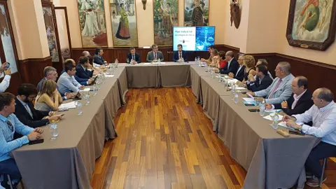 El consejero de Medio Ambiente, Universidades, Investigación y Mar Menor, Juan María Vázquez, preside el Consejo Asesor Regional de Industria de la Región de Murcia, en el Casino de Murcia