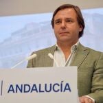 El secretario general del PP-A, Antonio Repullo, en rueda de prensa.