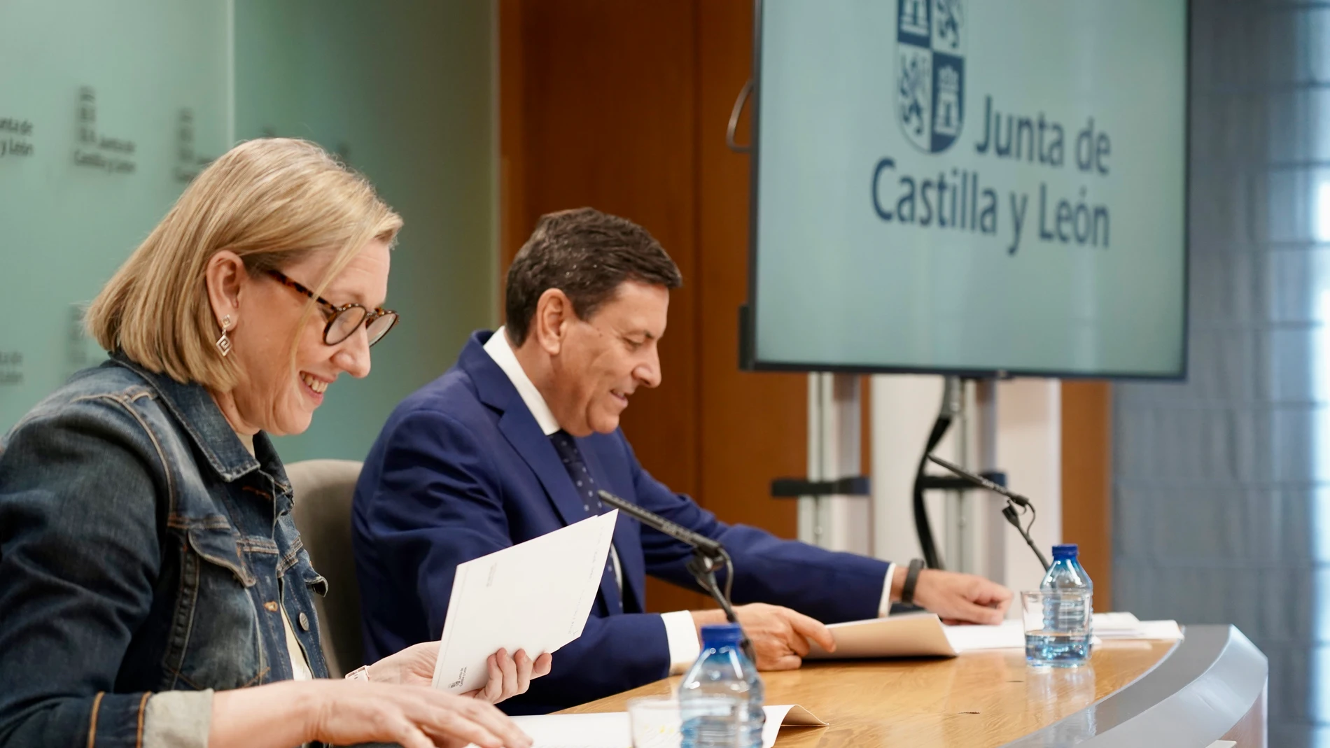 Isabel Blanco y Carlos Fernández Carriedo en la rueda de prensa posterior al Consejo de Gobierno