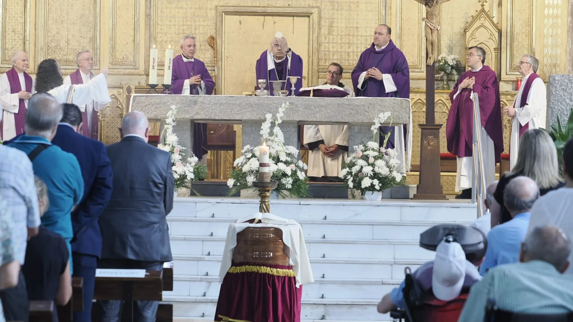 Misa funeral en la catedral a Teófanes Egido, su excronista oficial