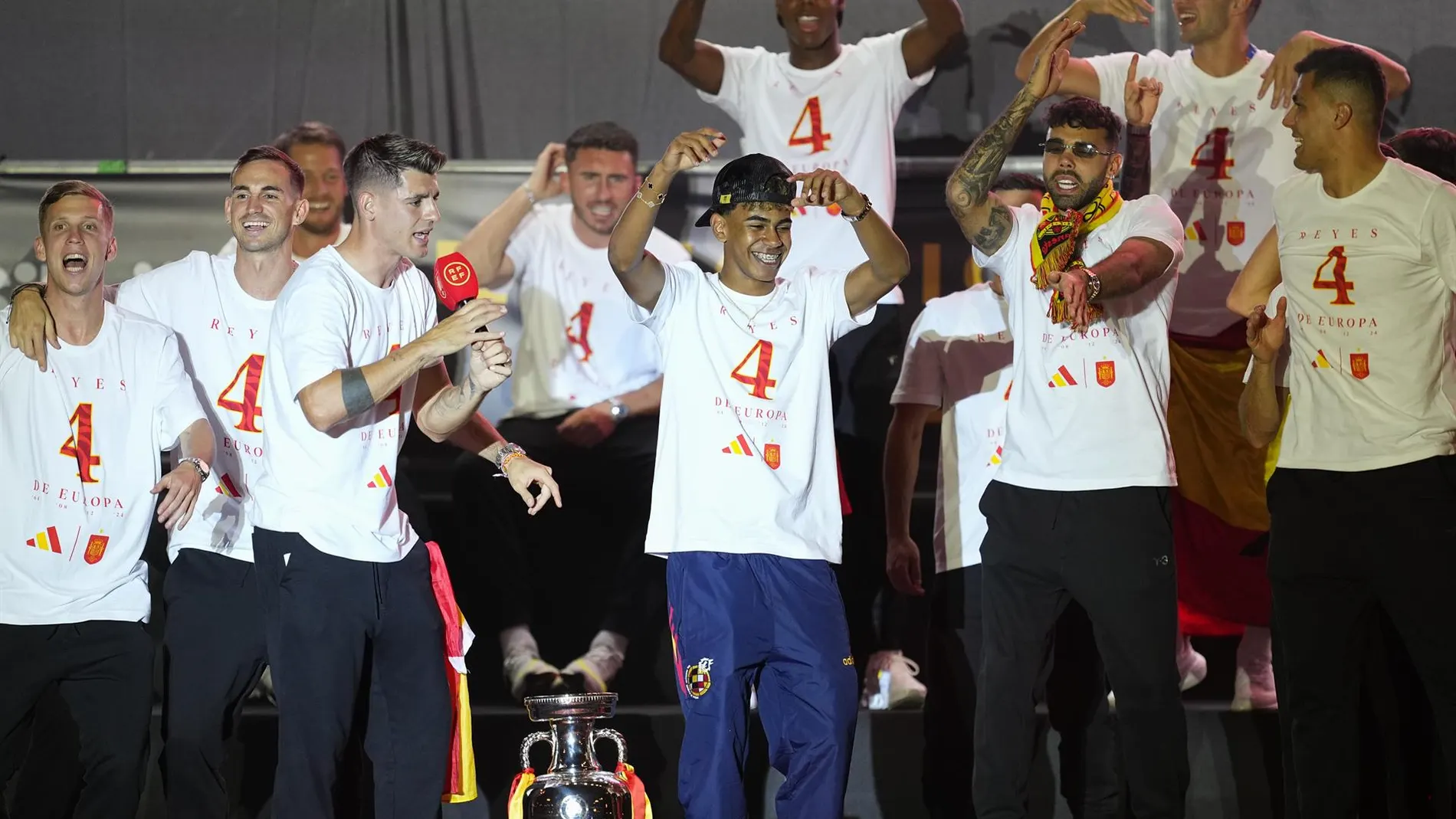 Gibraltar.- Rodri y Morata, investigados por la UEFA por los cánticos de 'Gibraltar es español'