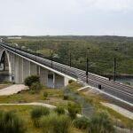 Imagen del viaducto de Contreras por el transcurre el AVE Madrid- Valencia