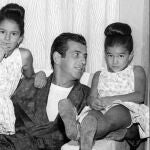 Carmina Ordóñez, con su hermana Belén y su padre