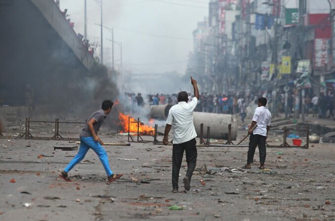 AMP.- Bangladesh.- Al menos cinco muertos y 20 heridos en nuevos episodios de violencia durante el toque de queda