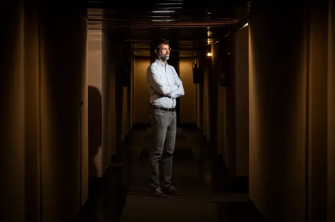 El psicoterapeuta Rafa Guerrero: «La sobreprotección de los hijos es un tipo de maltrato» El psicoterapeuta Rafa Guerrero: «La sobreprotección de los hijos es un tipo de maltrato»